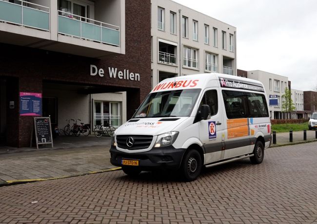 Met de wijkbus naar het centrum, gemeentehuis of poli